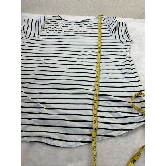 Torrid Size 1X VNeck Tee Shirt Black White Stripe Classic Nautical Preppy Casual - Picture 8 of 8